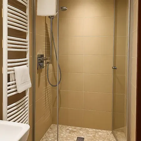 Maris Hotel 3*